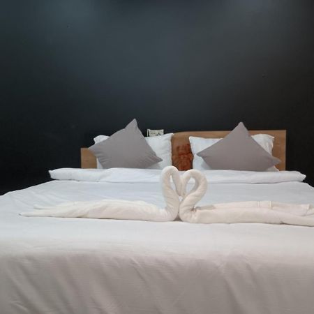 Nimman 9 Hotel เชียงใหม่ ภายนอก รูปภาพ